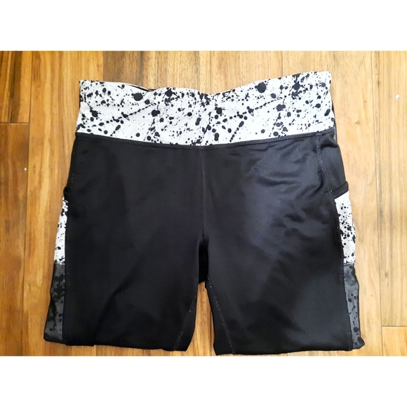 Yoga Capri Legging - Picture 2 of 4